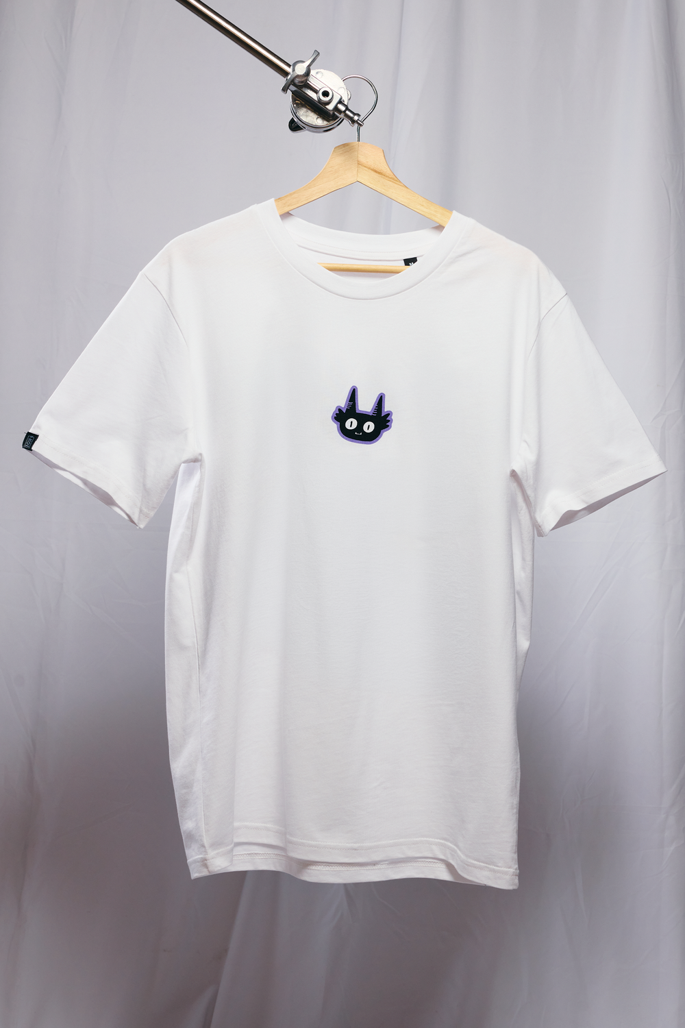 AKO MULTI EMOTE REGULAR T-SHIRT - BLANCO 02